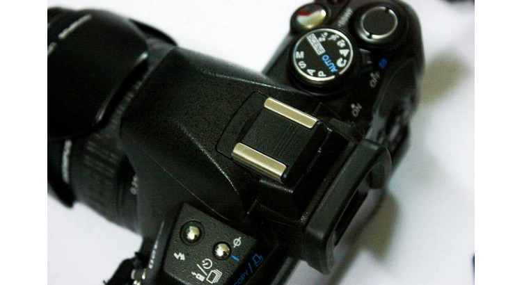 Nắp che chân đèn flash