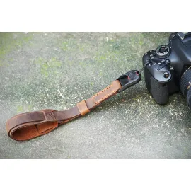 Dây Đeo Tay - Handstrap Máy Ảnh Da Bò Handmade Móc Peak Design Chính Hãng TA5035